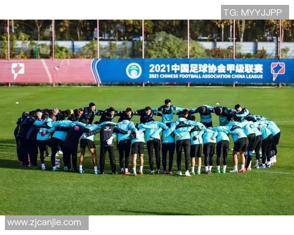 杭州羽毛球队在邀请赛中以68分稳居积分榜首位展现强劲实力