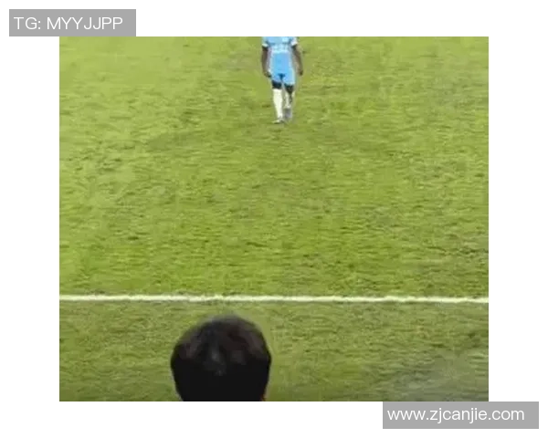 足球明星不当行为曝光引发社会对儿童保护的广泛关注与讨论