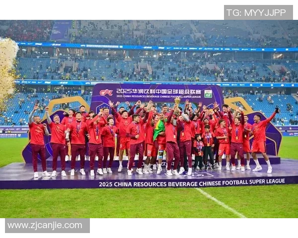 足球明星夺冠瞬间精彩回顾与经典照片分享