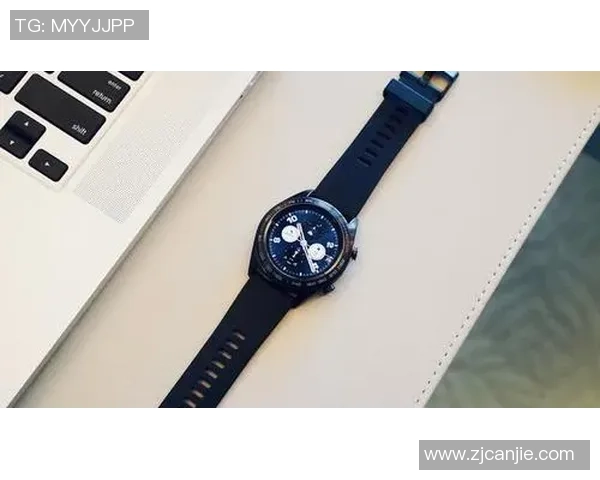 足球明星时钟摆件让每一刻都充满激情与荣耀的完美选择