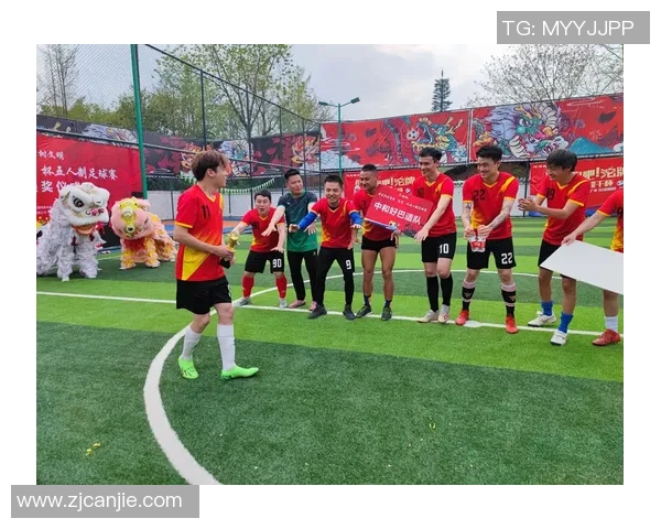 成都足球队的团队协作揭秘：如何在赛场上实现完美配合与默契合作